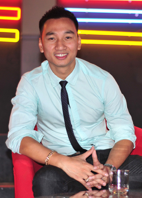 Tôi vui vì năm qua ra đường được các cháu thiếu nhi gọi là anh Xúc Xắc. Tôi vui vì năm qua ra đường được các cháu thiếu nhi gọi là anh Xúc Xắc.