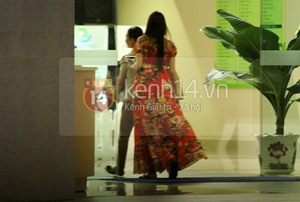 Chiếc đầm bầu khá xinh xắn của Thủy Tiên Chiếc đầm bầu khá xinh xắn của Thủy Tiên