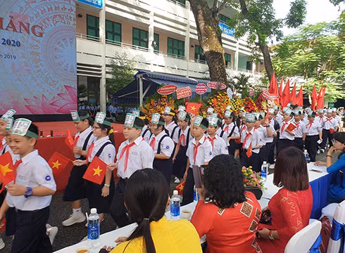 Hân hoan đón chào hơn 650 học sinh lớp 6 của Trường Lê Quý Đôn, quận 3 (ảnh: P.L)