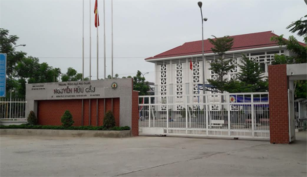 Trường Trung học phổ thông Nguyễn Hữu Cầu huyện Hóc Môn, ảnh chỉ mang tính chất minh họa, nguồn: Website Sở Giáo dục và Đào tạo thành phố Hồ Chí Minh. Trường Trung học phổ thông Nguyễn Hữu Cầu huyện Hóc Môn, ảnh chỉ mang tính chất minh họa, nguồn: Website Sở Giáo dục và Đào tạo thành phố Hồ Chí Minh.