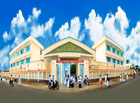 Trường trung học phổ thông Nguyễn Trung Trực, Rạch Giá, Kiên Giang (ảnh: website trường)