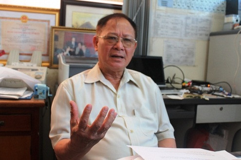 Tiến sĩ Hoàng Mạnh Hùng cho rằng, có phương tiện máy móc hiện đại, nhưng việc khôi phục dữ liệu bài thi gốc không phải đơn giản. Ảnh: Văn Việt/ Báo Công Lý Tiến sĩ Hoàng Mạnh Hùng cho rằng, có phương tiện máy móc hiện đại, nhưng việc khôi phục dữ liệu bài thi gốc không phải đơn giản. Ảnh: Văn Việt/ Báo Công Lý