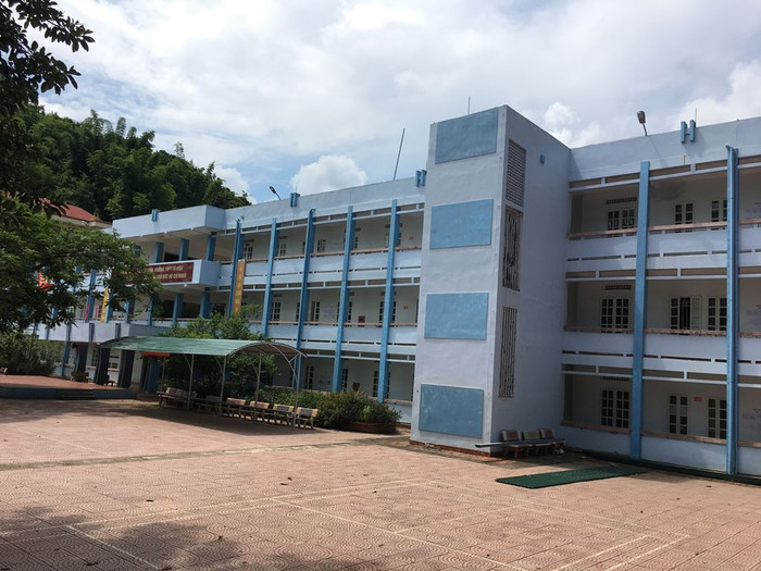 Thí sinh Võ Hoàng Long xếp thứ 3 trong danh sách thí sinh trúng tuyển đạt điểm số cao của trường đại học Y Hà Nội là học sinh trường trung học phổ thông Tô Hiệu. Ảnh: Vũ Phương Thí sinh Võ Hoàng Long xếp thứ 3 trong danh sách thí sinh trúng tuyển đạt điểm số cao của trường đại học Y Hà Nội là học sinh trường trung học phổ thông Tô Hiệu. Ảnh: Vũ Phương