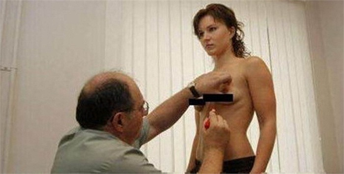 bác sỹ phẩu thuật đo vẽ chỗ chỉnh sửa bác sỹ phẩu thuật đo vẽ chỗ chỉnh sửa