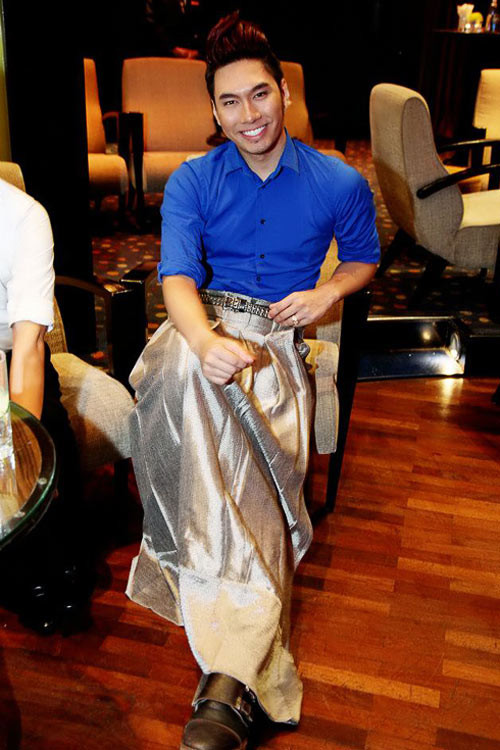 Kiểu mặc váy của Lý Quý Khánh không vừa mắt số đông người hâm mộ