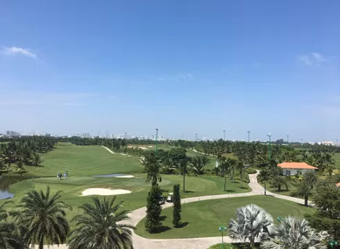 Khung cảnh bên trong sân golf Tân Sơn Nhất rộng thênh thang, đẹp như mơ với người dân (ảnh: P.L)