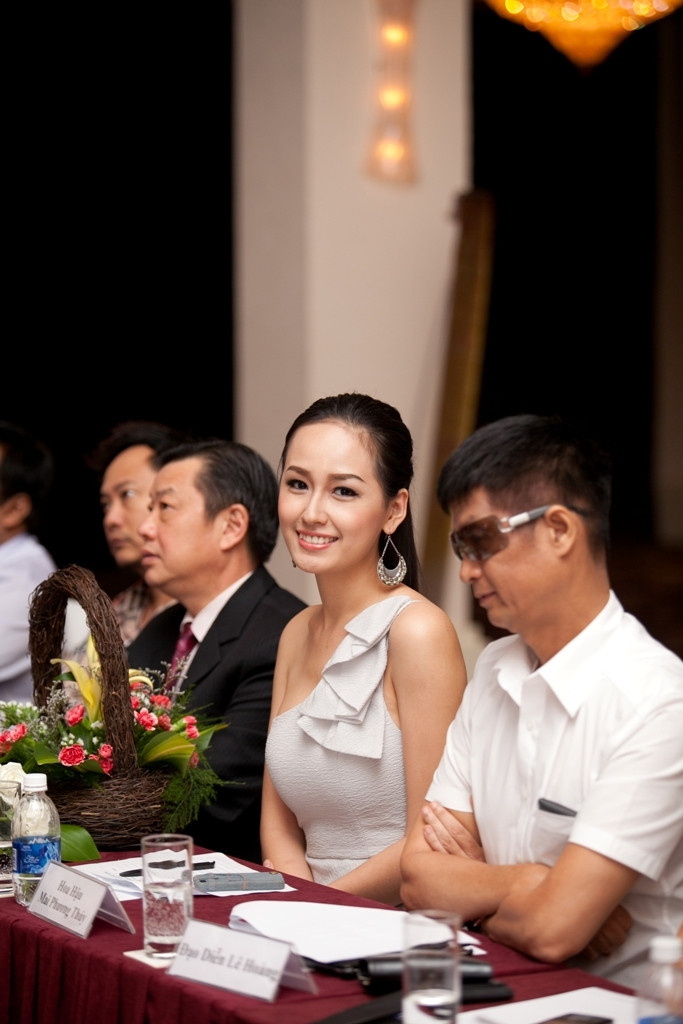 Mai Phương Thúy đẹp rạng rỡ, Lê Hoàng như "dân chơi"