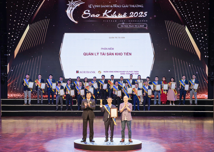 Đại diện Agribank nhận Giải thưởng Sao Khuê 2025 cho Phần mềm Quản lý tài sản kho tiền. 6.jpg