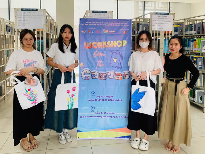 lớp vẽ túi.jpg