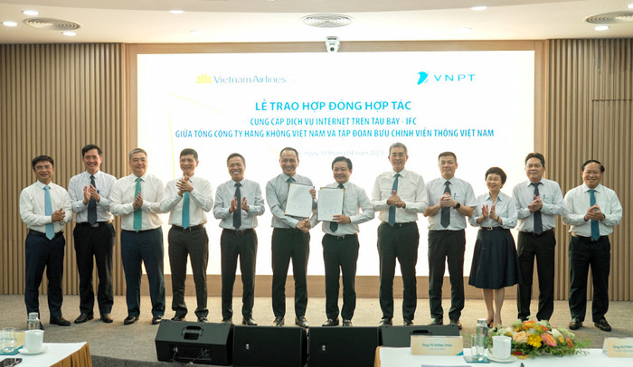 Hợp tác giữa Vietnam Airlines và VNPT sẽ không chỉ mở ra một chương mới trong lĩnh vực dịch vụ hàng không, mà còn vai trò của các doanh nghiệp nhà nước trong hành trình đổi mới, sáng tạo và hội nhập quốc tế. 3a.jpg
