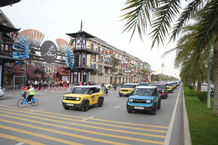 Màn diễu hành của hơn 500 phương tiện xanh mang thông điệp bảo vệ môi trường qua các cung đường tại Ocean City. 4.JPG