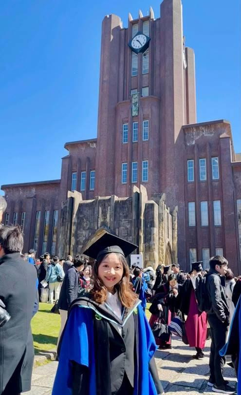 Chị Hà Thùy Linh đã tốt nghiệp Thạc sĩ tại Đại học Tokyo với học bổng Ajinomoto ASEAN + One. Chị Hà Thùy Linh đã tốt nghiệp Thạc sĩ tại Đại học Tokyo với học bổng Ajinomoto ASEAN + One.