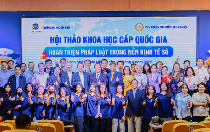 Hội thảo khoa học cấp quốc gia với chủ đề “Hoàn thiện pháp luật trong nền kinh tế số” quy tụ đông đảo chuyên gia đến từ các sở, ban, ngành, đơn vị Trung ương và địa phương, viện nghiên cứu. DSC_7584.jpg