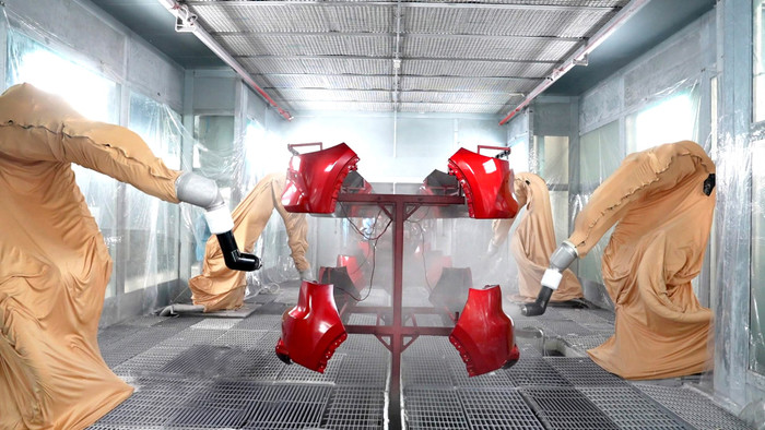Robot sơn màu linh kiện nhựa tại Nhà máy Linh kiện Nhựa. Robot sơn màu linh kiện nhựa tại Nhà máy Linh kiện Nhựa.