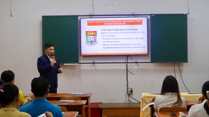 Buổi tập huấn về Khung năng lực số và Giáo dục Kỹ năng công dân số. IMG_4441.jpeg