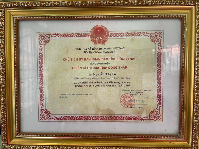 Một số thành tích tiêu biểu của cô Nguyễn Thị Tỏ đã đạt được trong những năm công tác. Một số thành tích tiêu biểu của cô Nguyễn Thị Tỏ đã đạt được trong những năm công tác.