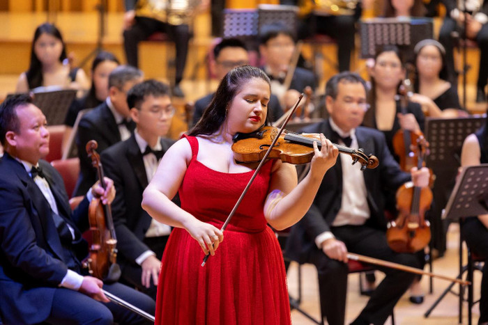 Sara Dragan có phần trình diễn đầy kỹ thuật và cảm xúc. Sara Dragan có phần trình diễn đầy kỹ thuật và cảm xúc.