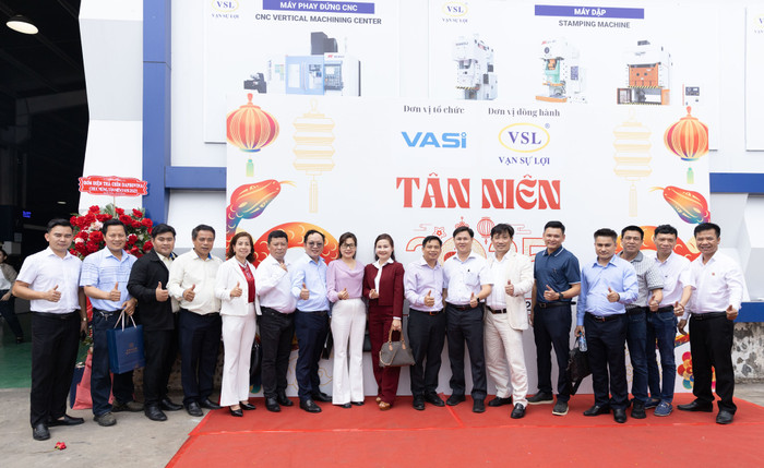 Đại diện THACO INDUSTRIES tham dự chương trình Tân xuân VASI. Đại diện THACO INDUSTRIES tham dự chương trình Tân xuân VASI.