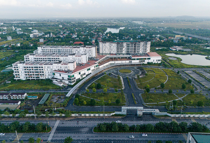 Bệnh viện Bạch Mai đưa cơ sở 2 Hà Nam đi vào hoạt động trong năm 2025, dự kiến xây Trường Đại học Y dược Bạch Mai để tạo nguồn nhân lực. 4-Benh-vien-Bach-Mai-co-so-2-Ha-Nam.jpg