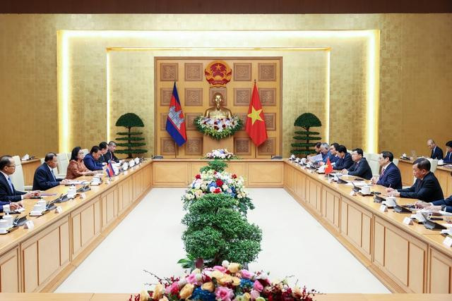 Hai nhà lãnh đạo vui mừng nhận thấy quan hệ hợp tác giữa hai nước thời gian qua giữ được đà phát triển ổn định. Ảnh: VGP/Nhật Bắc Hai nhà lãnh đạo vui mừng nhận thấy quan hệ hợp tác giữa hai nước thời gian qua giữ được đà phát triển ổn định. Ảnh: VGP/Nhật Bắc