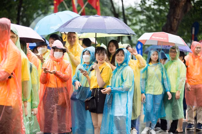 Dù trời mưa, điểm cầu Hà Nội vẫn “nóng” bởi không khí “Never Still – Hòa nhịp chuyển động”