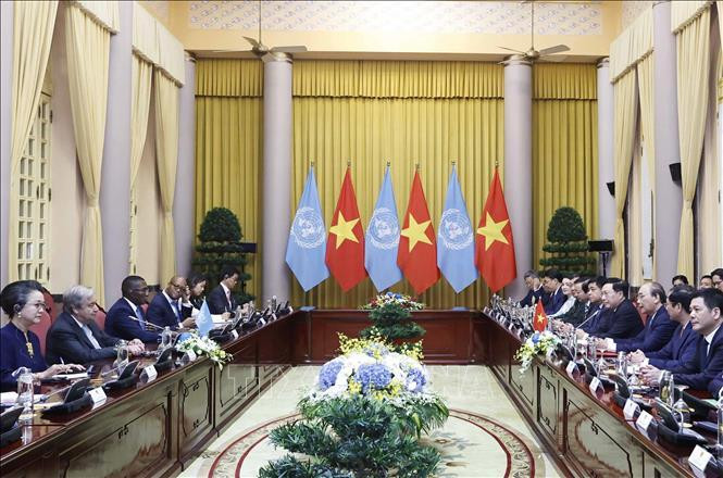 Chủ tịch nước Nguyễn Xuân Phúc hội đàm với Tổng Thư ký Liên hợp quốc António Guterres - Ảnh: TTXVN Chủ tịch nước Nguyễn Xuân Phúc hội đàm với Tổng Thư ký Liên hợp quốc António Guterres - Ảnh: TTXVN