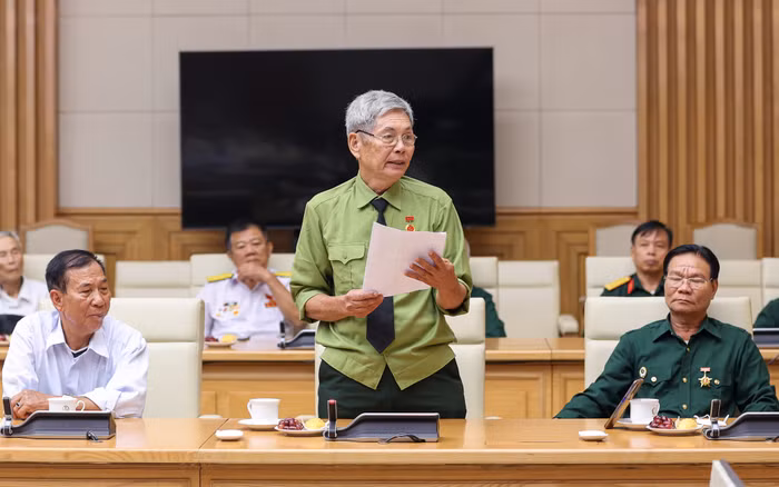 Bác Đặng Xuân Phương, thương binh 4/4 bày tỏ xúc động, vui mừng, phấn khởi trước sự quan tâm, chăm lo và tấm lòng tri ân của Đảng, Nhà nước và cá nhân Thủ tướng Chính phủ đối với những cống hiến, hy sinh của người có công với cách mạng. Ảnh: VGP/Nhật Bắc Bác Đặng Xuân Phương, thương binh 4/4 bày tỏ xúc động, vui mừng, phấn khởi trước sự quan tâm, chăm lo và tấm lòng tri ân của Đảng, Nhà nước và cá nhân Thủ tướng Chính phủ đối với những cống hiến, hy sinh của người có công với cách mạng. Ảnh: VGP/Nhật Bắc