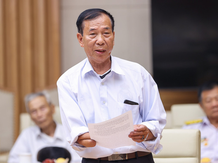 Bác Nguyễn Đức Liền, thương binh 1/4 chia sẻ câu chuyện về lòng yêu nước, đức hy sinh phụng sự đất nước, vì độc lập dân tộc, vì tự do, hạnh phúc của nhân dân. Ảnh: VGP/Nhật Bắc Bác Nguyễn Đức Liền, thương binh 1/4 chia sẻ câu chuyện về lòng yêu nước, đức hy sinh phụng sự đất nước, vì độc lập dân tộc, vì tự do, hạnh phúc của nhân dân. Ảnh: VGP/Nhật Bắc
