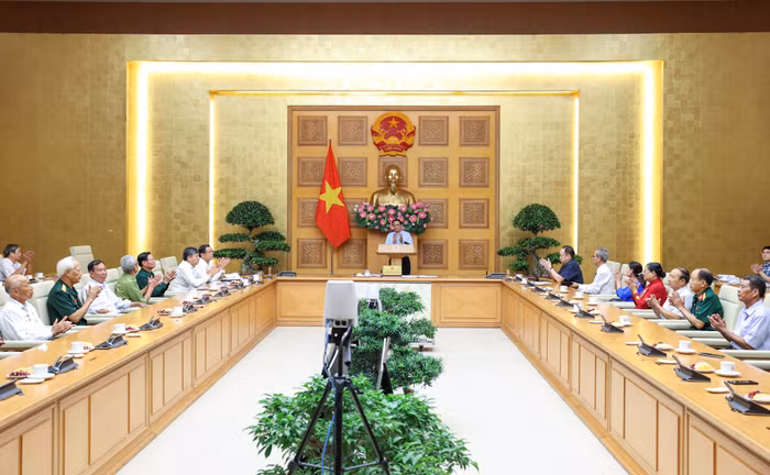 Thủ tướng Phạm Minh Chính gặp mặt Đoàn đại biểu người có công tiêu biểu tỉnh Nam Định. Ảnh: VGP/Nhật Bắc Thủ tướng Phạm Minh Chính gặp mặt Đoàn đại biểu người có công tiêu biểu tỉnh Nam Định. Ảnh: VGP/Nhật Bắc