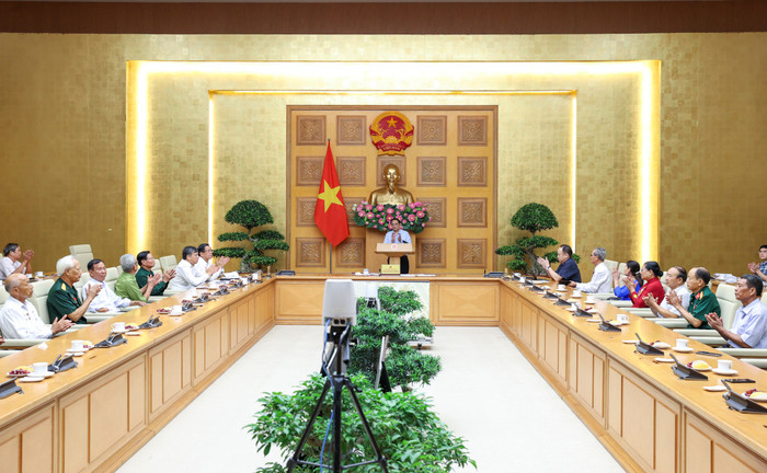 Thủ tướng Phạm Minh Chính gặp mặt Đoàn đại biểu người có công tiêu biểu tỉnh Nam Định. Ảnh: VGP/Nhật Bắc Thủ tướng Phạm Minh Chính gặp mặt Đoàn đại biểu người có công tiêu biểu tỉnh Nam Định. Ảnh: VGP/Nhật Bắc