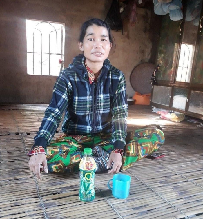 Chị La Lan Thị Bông trở thành tỷ phú trong chương trình “Xé ngay trúng liền” của Tập đoàn Tân Hiệp Phát. Chị La Lan Thị Bông trở thành tỷ phú trong chương trình “Xé ngay trúng liền” của Tập đoàn Tân Hiệp Phát.