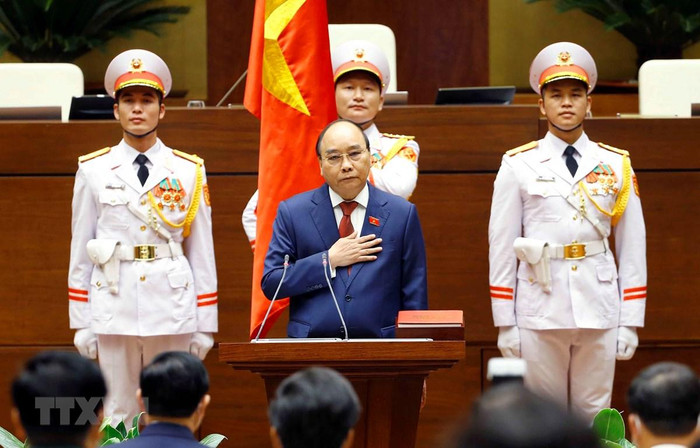 Chủ tịch nước Nguyễn Xuân Phúc tuyên thệ nhậm chức trước Quốc hội, đồng bào và cử tri cả nước. (Ảnh: Doãn Tấn/TTXVN) Chủ tịch nước Nguyễn Xuân Phúc tuyên thệ nhậm chức trước Quốc hội, đồng bào và cử tri cả nước. (Ảnh: Doãn Tấn/TTXVN)
