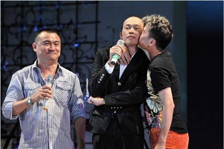 Nụ hôn Mr. Đàm dành cho Hoài Linh Nụ hôn Mr. Đàm dành cho Hoài Linh