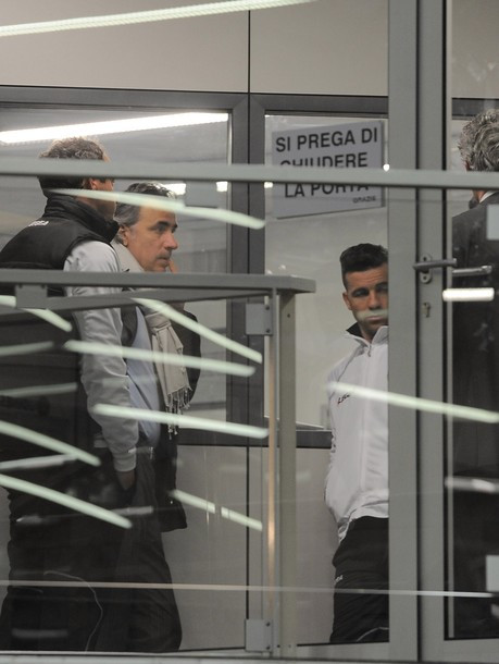 Tất cả đều bàng hoảng trước cái chết của Morosini Tất cả đều bàng hoảng trước cái chết của Morosini