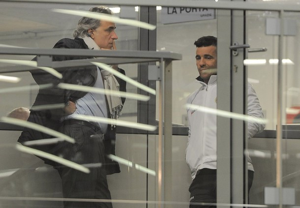 Tất cả đều bàng hoảng trước cái chết của Morosini Tất cả đều bàng hoảng trước cái chết của Morosini