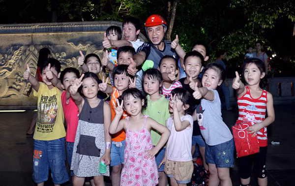 Anh chia sẻ, những buổi tập với các bé luôn diễn ra trong bầu không khí vui vẻ bởi tính cách hồn nhiên, ngây thơ của các em.