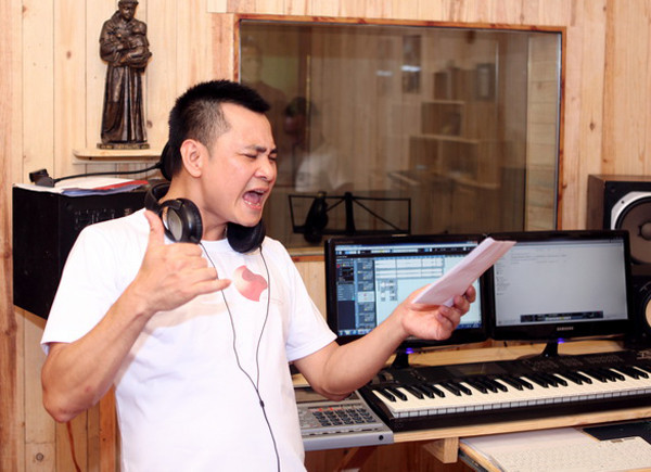 Sau event tại TP HCM, chiến dịch "Trẻ em cũng phải đội mũ bảo hiểm" tiếp tục được tổ chức tại Hà Nội vào ngày 4/5, trong đó có sự tham gia của nghệ sĩ hài Tự Long. Sau event tại TP HCM, chiến dịch "Trẻ em cũng phải đội mũ bảo hiểm" tiếp tục được tổ chức tại Hà Nội vào ngày 4/5, trong đó có sự tham gia của nghệ sĩ hài Tự Long.