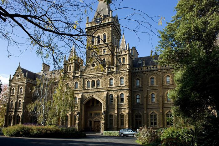 Tòa nhà Ormond College.