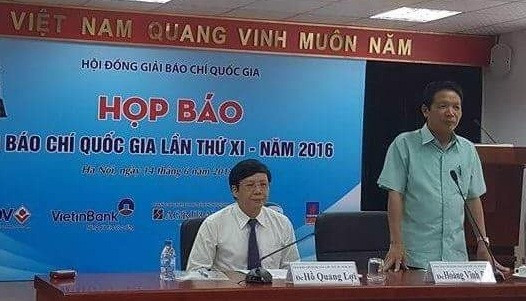 Ban chủ trì họp báo công bố giải. Ảnh: VGP/Thúy Hà Ban chủ trì họp báo công bố giải. Ảnh: VGP/Thúy Hà