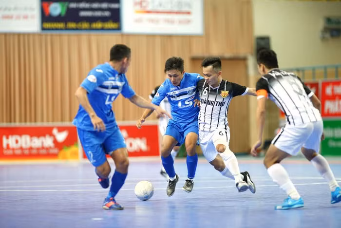 Thái Sơn Nam tiến gần đến ngôi vô địch hơn sau chiến thắng 6-0 trước Hoàng Thư Đà Nẵng. Thái Sơn Nam tiến gần đến ngôi vô địch hơn sau chiến thắng 6-0 trước Hoàng Thư Đà Nẵng.