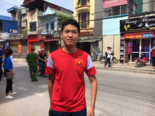 Tự đánh giá không học giỏi Văn nhưng Lê Thành Nam, học sinh Trường Trung học phổ thông Hoài Đức A cho biết vẫn làm bài khá tốt. Tự đánh giá không học giỏi Văn nhưng Lê Thành Nam, học sinh Trường Trung học phổ thông Hoài Đức A cho biết vẫn làm bài khá tốt.