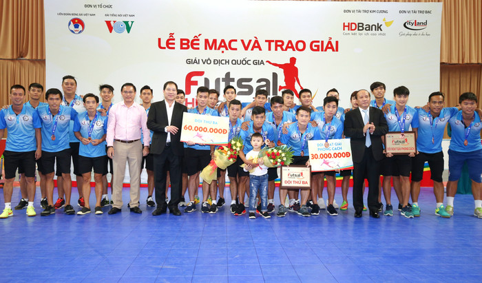 Đội hạng ba là Hải Phương Nam Phú Nhuận, được nhận cờ, Huy chương đồng và 60 triệu đồng.