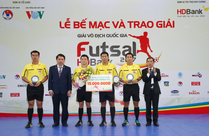 Tổ trọng tài hoàn thành xuất sắc nhiệm vụ.