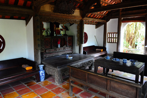 Dấu ấn làng quê Việt Nam với nhà ba gian, mái ngói đỏ, nhà tranh vách đất... Dấu ấn làng quê Việt Nam với nhà ba gian, mái ngói đỏ, nhà tranh vách đất...