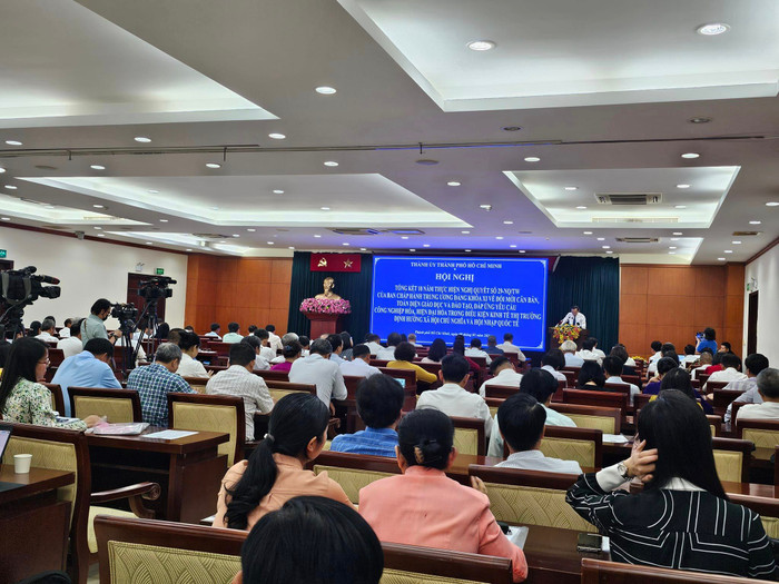 Toàn cảnh hội nghị tổng kết 10 năm thực hiện Nghị quyết 29-NQ/TW do Thành ủy Thành phố Hồ Chí Minh tổ chức (ảnh: V.D)