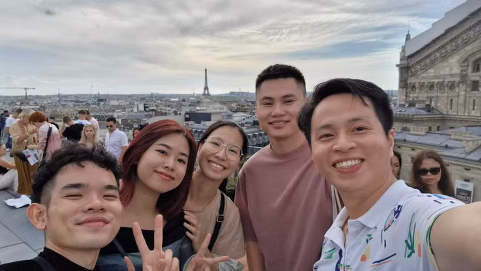 Sinh viên ngành Thiết kế thời trang của Trường Đại học Hoa Sen trải nghiệm học tập tại Pháp (ảnh: HSU)