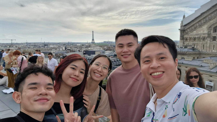 Sinh viên ngành Thiết kế thời trang của Trường Đại học Hoa Sen trải nghiệm học tập tại Pháp (ảnh: HSU) Sinh viên ngành Thiết kế thời trang của Trường Đại học Hoa Sen trải nghiệm học tập tại Pháp (ảnh: HSU)