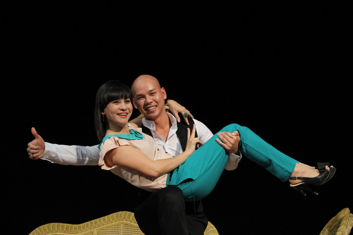 Còn Phan Đình Tùng từng là cựu thành viên của nhóm nhạc MTV rất được yêu thích. Ngoài khả năng ca hát, anh còn sáng tác được rất nhiều ca khúc, trong đó có những bài đã trở thành hit như: Bởi vì anh yêu em, Khúc hát mừng sinh nhật, Kiếp đa tình... Còn Phan Đình Tùng từng là cựu thành viên của nhóm nhạc MTV rất được yêu thích. Ngoài khả năng ca hát, anh còn sáng tác được rất nhiều ca khúc, trong đó có những bài đã trở thành hit như: Bởi vì anh yêu em, Khúc hát mừng sinh nhật, Kiếp đa tình...