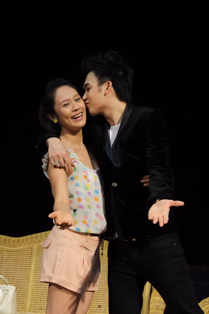 Trước khi nổi tiếng ở Việt Nam, Dương Triệu Vũ là một ca sĩ hải ngoại rất được yêu thích. Năm 2010, anh đã chính thức trở về nước và gia nhập làng giải trí.