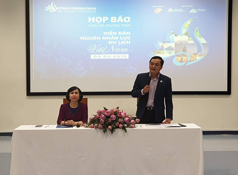 Giám đốc Sở Du lịch Thành phố Hồ Chí Minh - ông Bùi Tá Hoàng Vũ phát biểu về sự kiện (ảnh: P.L) Giám đốc Sở Du lịch Thành phố Hồ Chí Minh - ông Bùi Tá Hoàng Vũ phát biểu về sự kiện (ảnh: P.L)